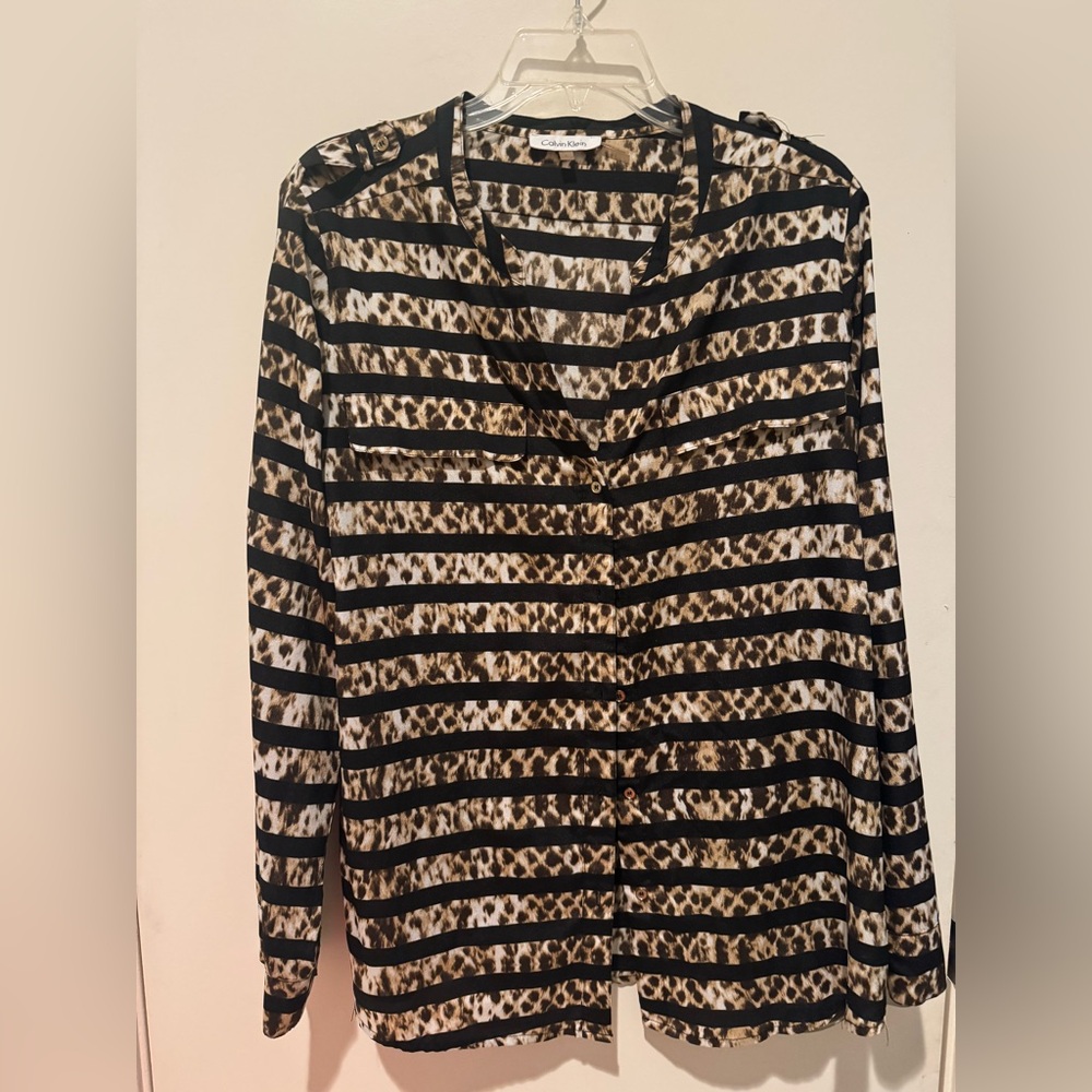 Calvin klein long sleeve button up cheetah printing blouse L